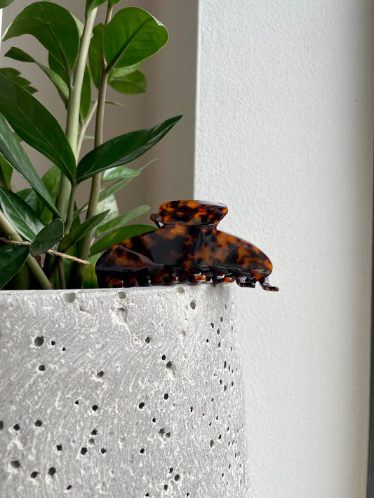 Large hair clip tortoiseshell